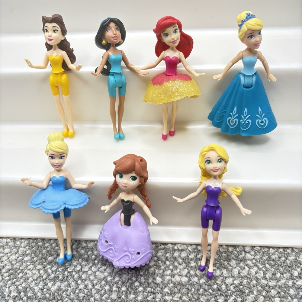Disney Princess Dolls Figures‎ Lot of 7 Polly Pocket Dolls Some Dresses